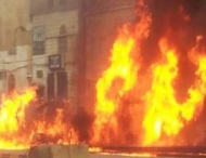 اب..حريق يلتهم سوق سوداء لبيع المشتقات النفطية
