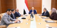 العليمي يعقد اجتماعاً مع رئيس هيئة التشاور والمصالحة ونوابه