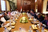 هادي يترأس إجتماعاً استثنائياً لسفراء الدول الـ 18