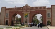 نقابة العاملين بجامعة صنعاء تعلن الإضراب الشامل وتطالب بتغيير رئيس الجامعة