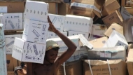 عدن تستقبل أول سفينة تجارية منذ بدء الحرب