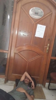 طالب يمني في الهند يواصل اضرابه عن الطعام لليوم الرابع مطالبا بصرف مستحقاته