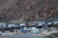 مسلحون يوقفون حركة النقل من والى حضرموت  
